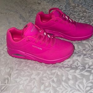 Sketchers | Hot Pink